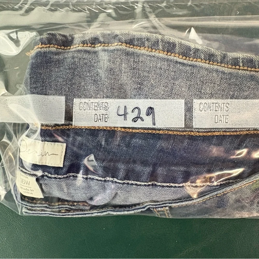 Est 1946 Denim Shorts Womens Size 16W Embroidery Stretch Classic (429